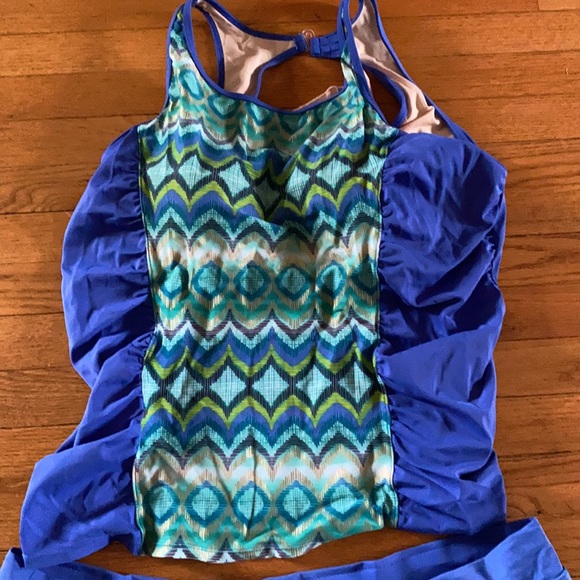 2 piece Plus Size Bathing Suit - Picture 2 of 9